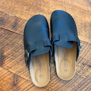Seranoma Black Slip-On Clogs